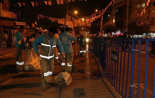 Miting Alanı Kısa Sürede Temizlendi