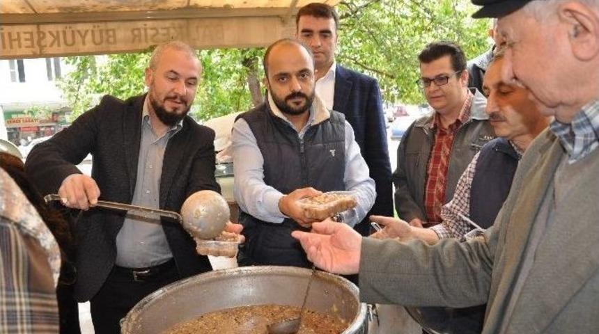 Semerkand Vakfı 10 Bin Kişiye Aşure Dağıttı