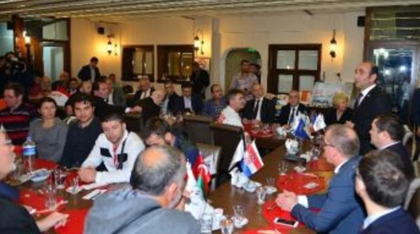 Edebali G&uuml;reş Ve Balkan Camiasının Temsilcileriyle Bir Araya Geldi