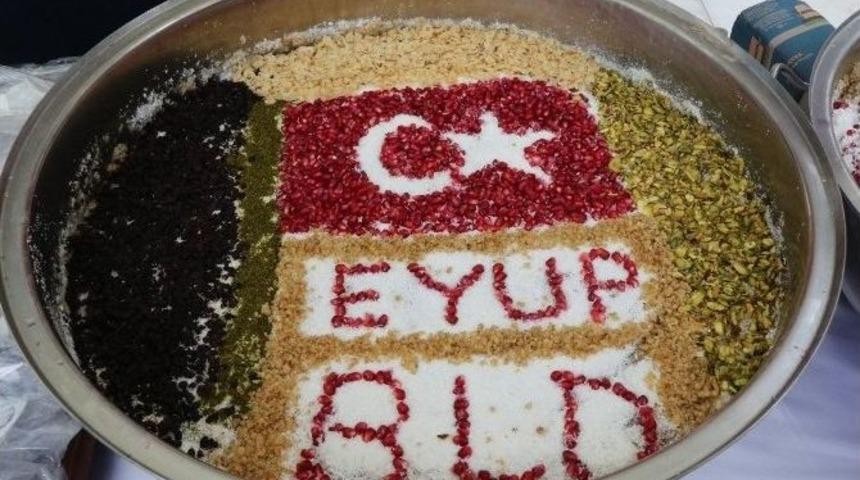 Ey&uuml;p Sultan&rsquo;da 20 Bin Vatandaşa Aşure İkramı