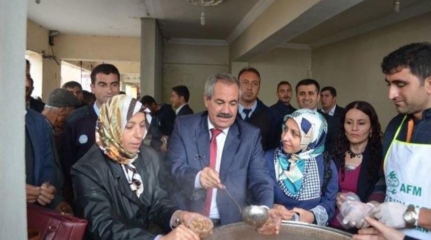 Adilcevaz&rsquo;da Aşure Dağıtımı