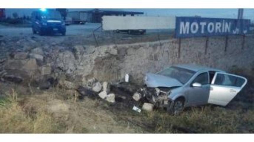 Konya&rsquo;da Otomobil Yoldan &Ccedil;ıktı: 6 Yaralı