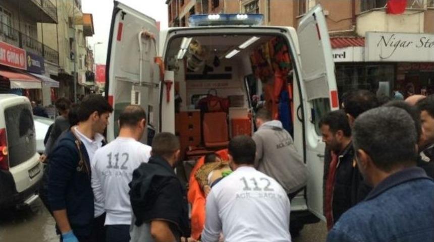 İki Grup Arasında &Ccedil;ıkan Kavgada Bir Kişi Bı&ccedil;aklandı