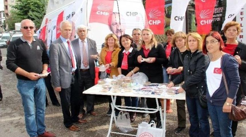 Chp, Taşk&ouml;pr&uuml;&rsquo;de Aşure Dağıttı