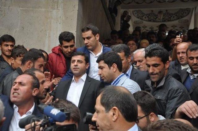 Demirtaş Din Alimleriyle Bir Araya Geldi