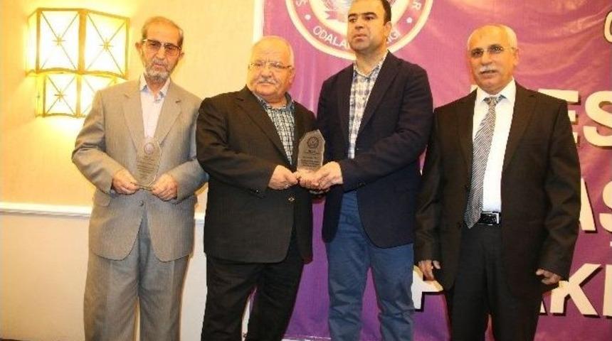 En Yaşlı Esnaflara &Ouml;d&uuml;lleri Verildi4