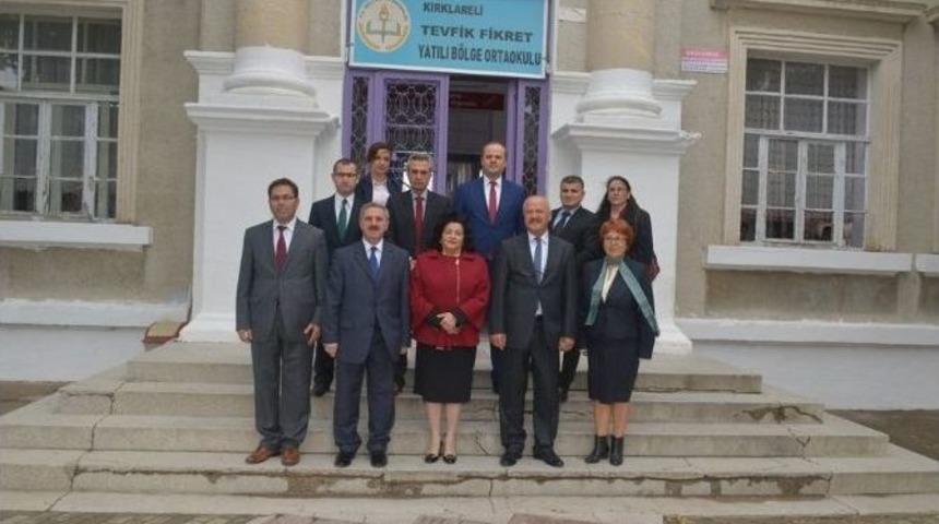 Vali Civelek &Ouml;ğrencilerle Bir Araya Geldi