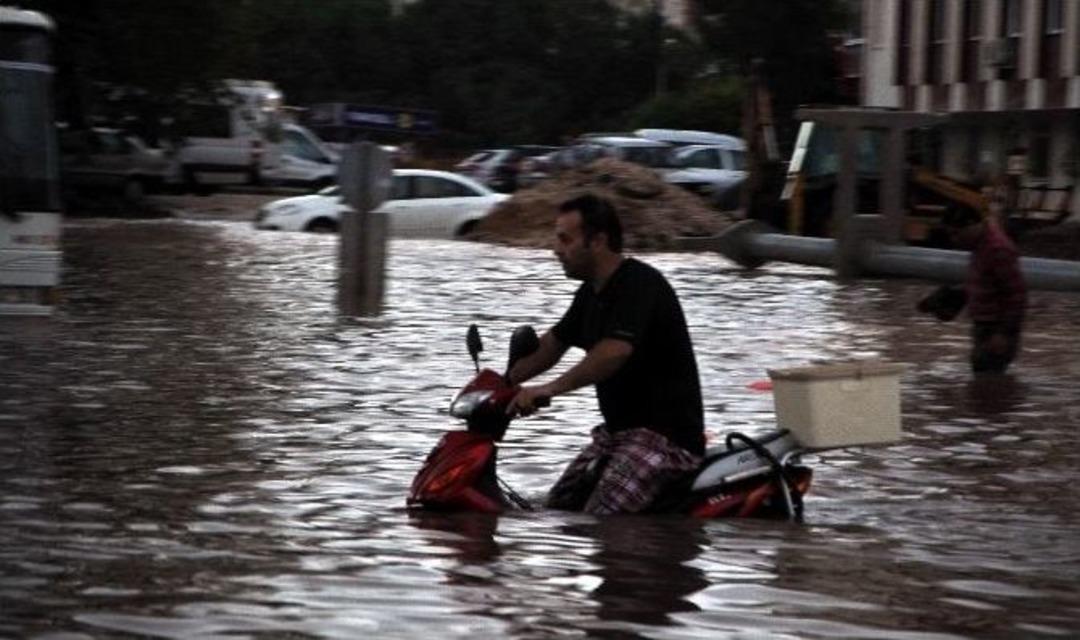 Antalya Şiddetli Yağışa Teslim