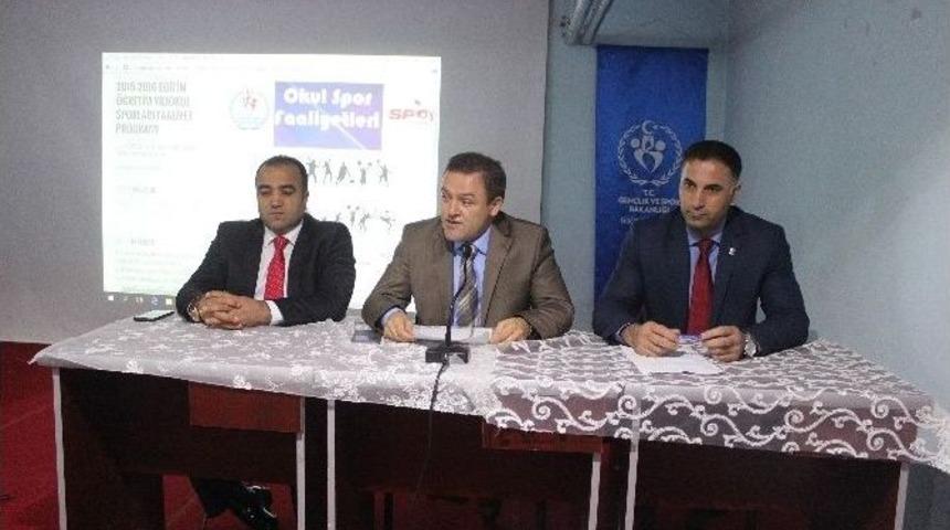 Ağrı&rsquo;da Okul Spor Faaliyetleri Bilgilendirme Toplantısı Yapıldı
