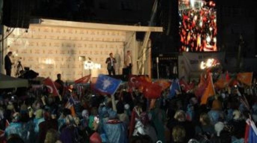 Başbakan Davutoğlu: &ldquo;meydanları Ter&ouml;ristlere Bırakmayız Diyen Var Mı?&rdquo;