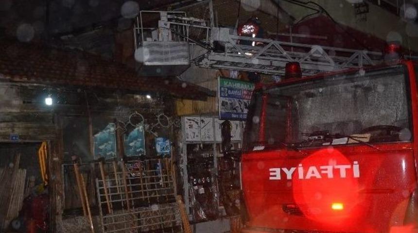 Sapanca&rsquo;da Korkutan Yangın