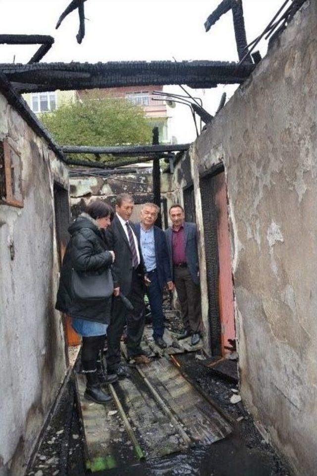 Karadeniz Mahallesinde Evi Yanan Aileye Yardım Edilecek