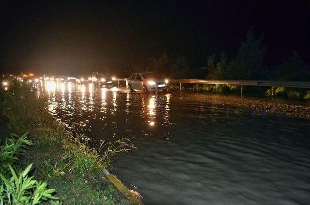 Söke-izmir Karayolunu Açma Çalışmaları Devam Ediyor