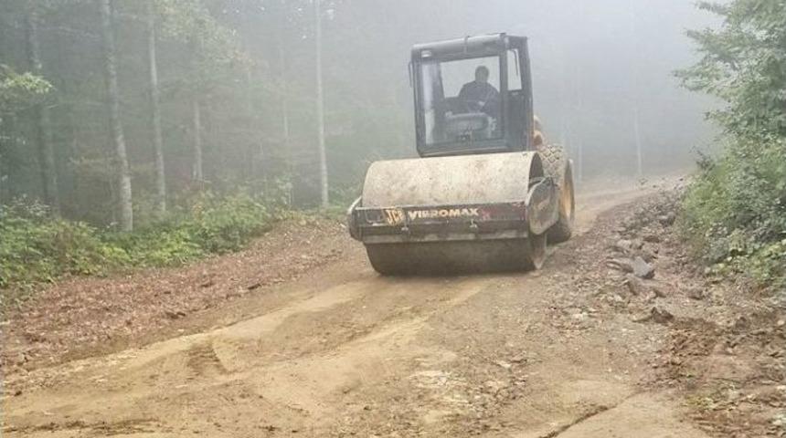 Ak&ccedil;akoca&rsquo;da Orman Yolunda &Uuml;st Yapı &Ccedil;alışmaları Tamamlandı
