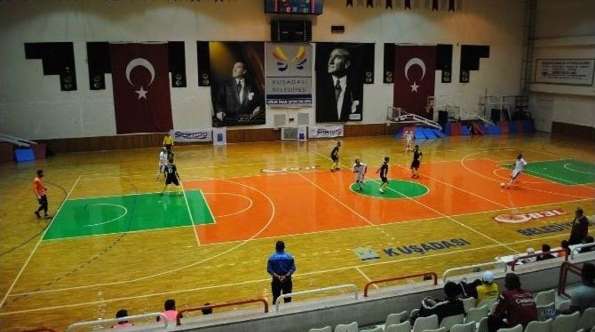 G&ouml;rme Engelliler Futbol Turnuvası Kuşadası&rsquo;nda Yapıldı