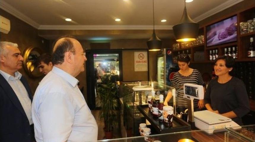 Başkan &Ouml;zakcan Vatandaşlarla Bir Araya Gelmeye Devam Ediyor