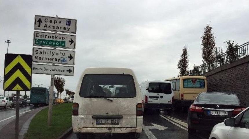 Provalar İstanbul Trafiğini Olumsuz Etkiledi