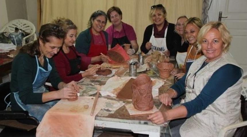 &ldquo;t&uuml;rk S&uuml;sleme Sanatları Ve Geleneksel El Sanatları Kursları&rdquo; Başladı