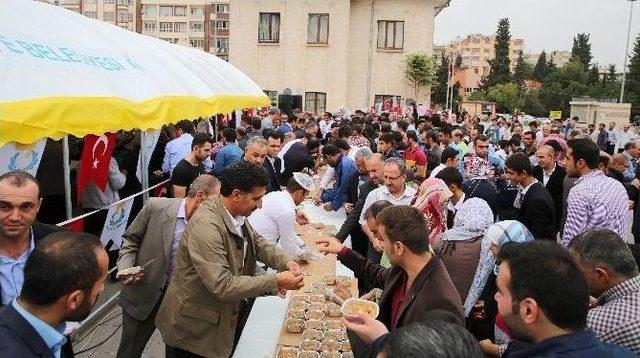 Haliliye Belediyesi’nden Vatandaşlara Aşure İkramı