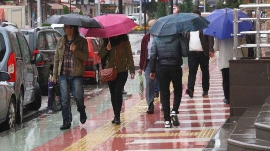Yozgat&rsquo;ta Yağmur &Ccedil;ift&ccedil;iyi Sevindirdi