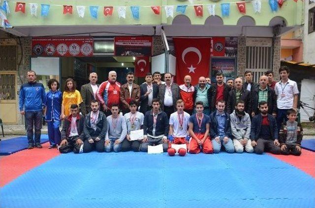 Sokakta Tao Ve Sanda 2