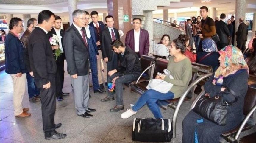 Ak Partili Adaylar Babaoğlu Ve &Uuml;nal Sel&ccedil;uklu&rsquo;da Vatandaş Ve Esnafla Buluştu