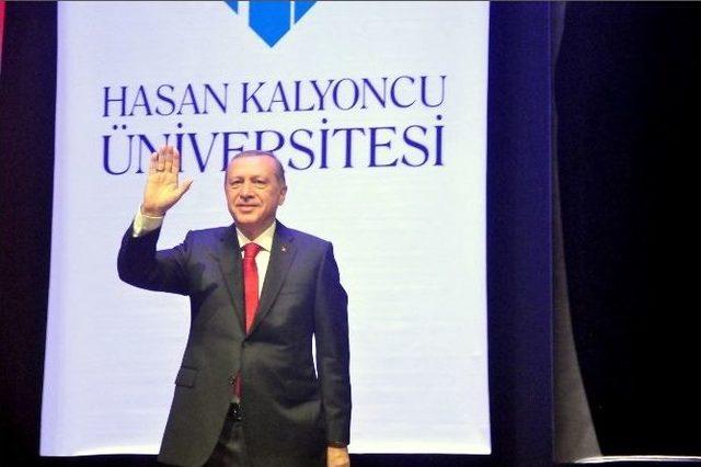 Hasan Kalyoncu Üniversitesi’de Akademik Yıl Açılış Töreni Cumhurbaşkanı’nın Katılımıyla Gerçekleştirildi