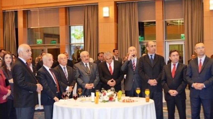 Vali S&uuml;leyman Kam&ccedil;ı Muharrem İftarına Katıldı