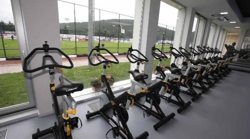 Yenilenen Bjk Nevzat Demir Tesisleri Basına Tanıtıldı