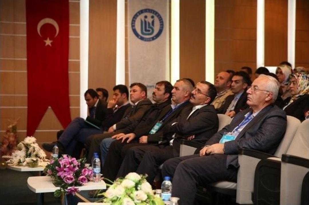 Bayburt &Uuml;niversitesi&rsquo;nde D&uuml;zenlenen Myt 2015 Sempozyumu Sona Erdi