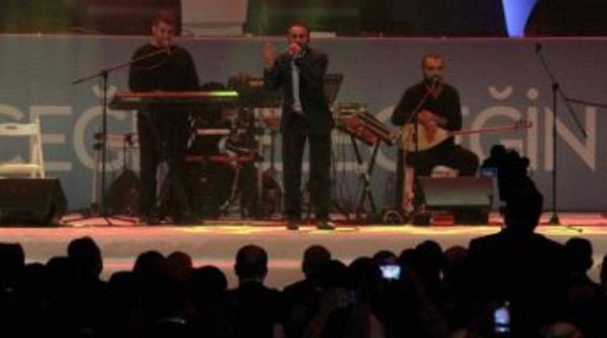 Ses Sanat&ccedil;ısı &Ouml;mer Karaoğlu&rsquo;ndan Cumhurbaşkanı Erdoğan&rsquo;a Teşekk&uuml;r