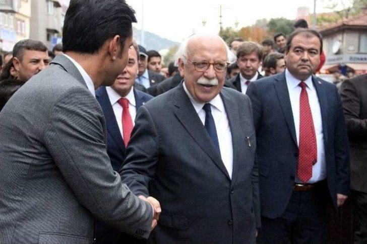 Bakan Avcı, Kütahya’da Aşure Dağıttı, Esnafı Ziyaret Etti G4