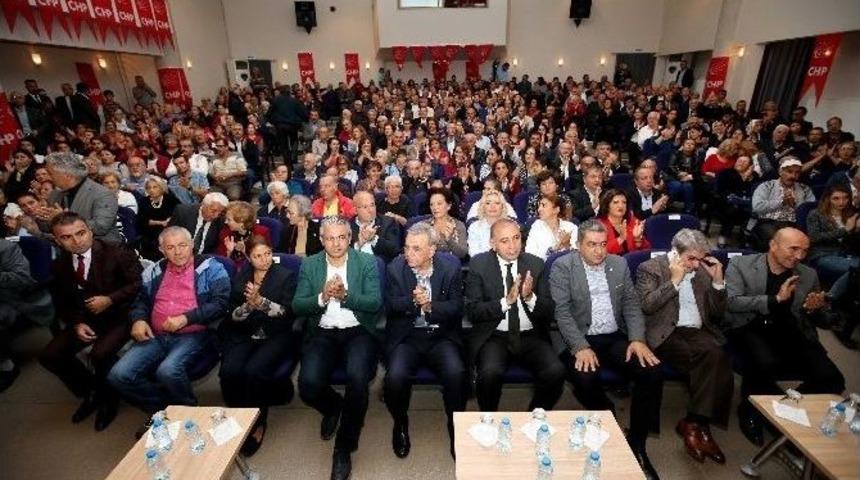 G&uuml;rsel Tekin, Chp&rsquo;ye &Uuml;ye Olan &Ccedil;orumlulara Rozet Taktı