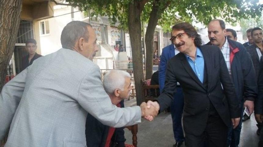 Haşimi, Sur İl&ccedil;esini Gezdi