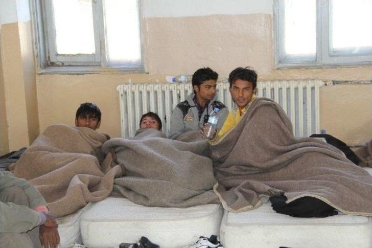 Vadide Mahsur Kalan 75 Şahsın İmdadına Mehmetçik Yetişti G4