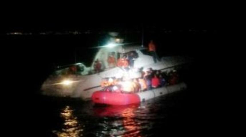 İzmir’de 33 Sığınmacı Boğulmaktan Kurtarıldı