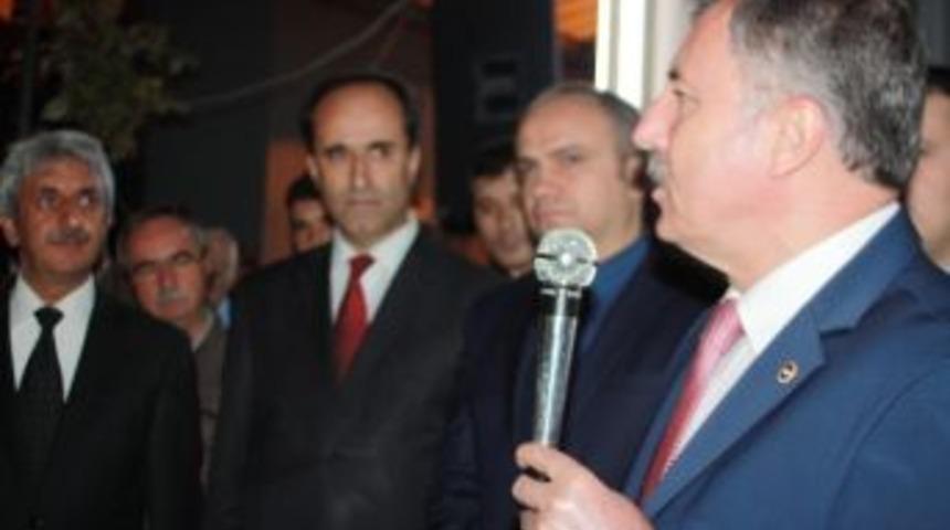 Sel&ccedil;uk &Ouml;zdağ &Ouml;d&uuml;n&ccedil; Oy İstedi