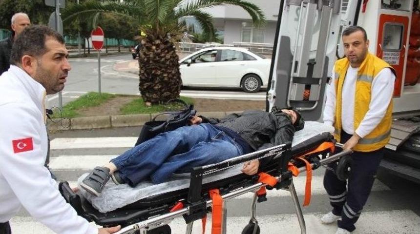 Otomobilin &Ccedil;arptığı Yaya Hastanelik Oldu