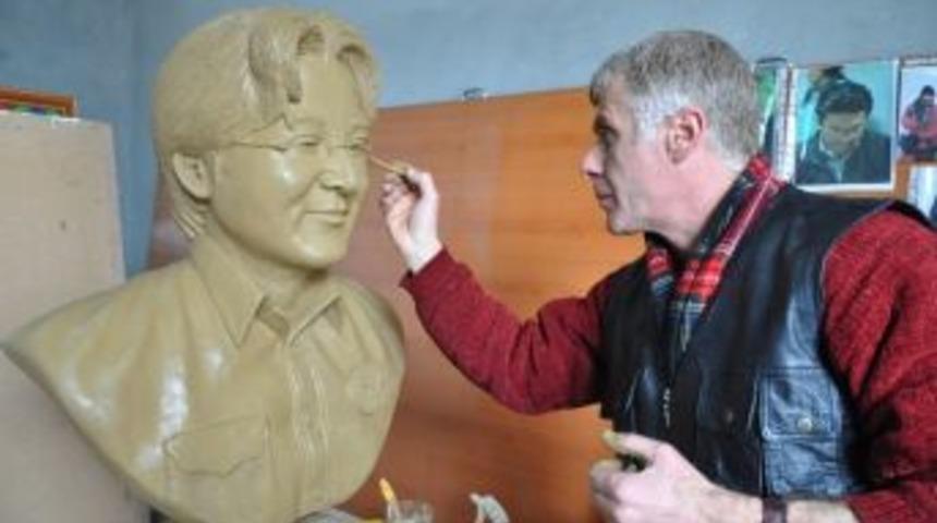 Heykeltıraş Murat Alınak, Aylan Kurdi İ&ccedil;in Bm Ve Cenevre İle İletişime Ge&ccedil;ti