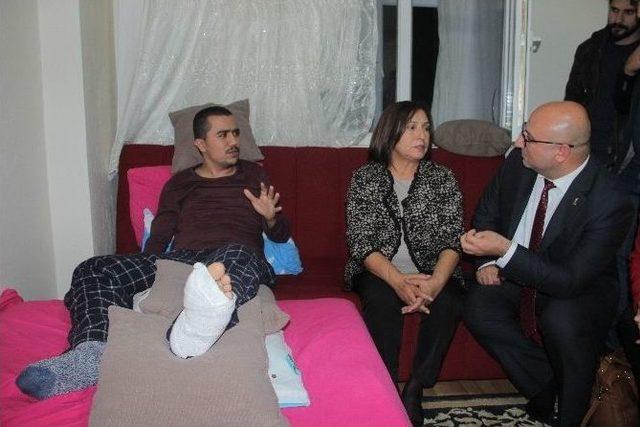 Selvi Kılıçdaroğlu Patlamada Yaralanan Genci Ziyaret Etti