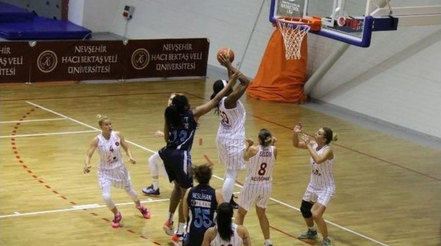Nevşehir Hacı Bektaş Veli Kadın Basketbol Takımından Gururlandıran Sonu&ccedil;