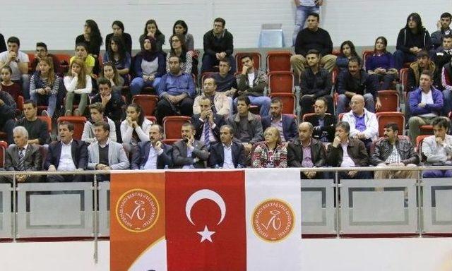 Nevşehir Hacı Bektaş Veli Kadın Basketbol Takımından Gururlandıran Sonuç