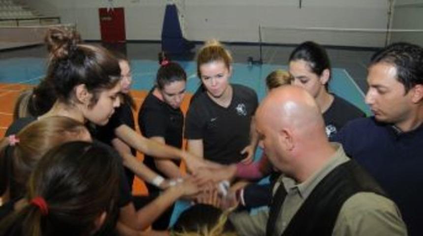 Pursaklar, Voleybolda Liderlik Koltuğuna Oturdu