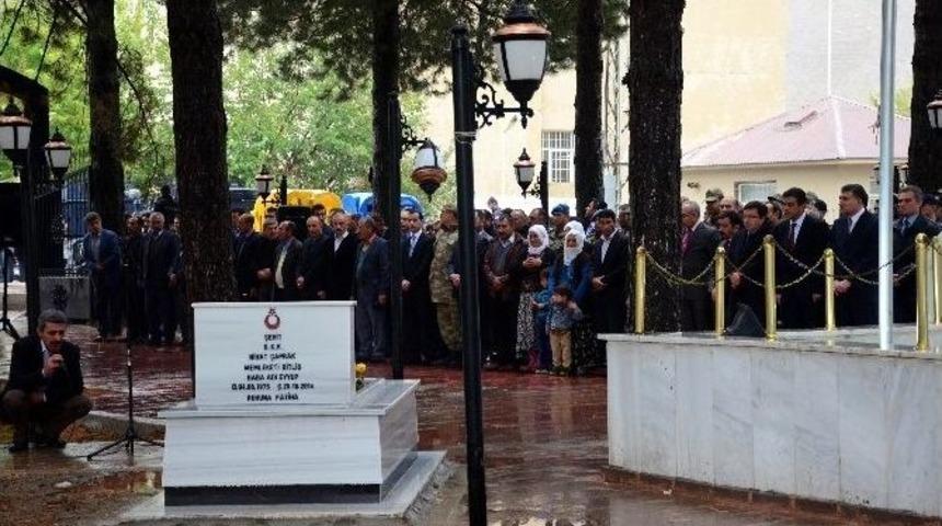 Şehit Korucu Mezarı Başında Anıldı