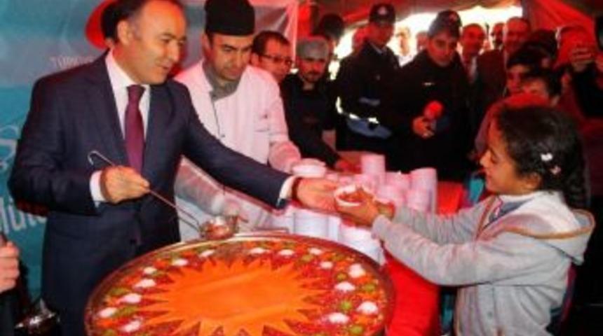 Erzurum&rsquo;da Aşure Dağıtımı