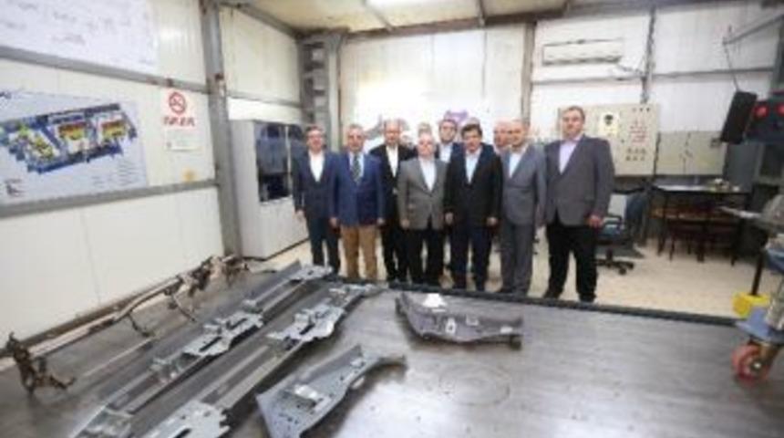 Başbakan Davutoğlu Esnafı Ziyaret Etti