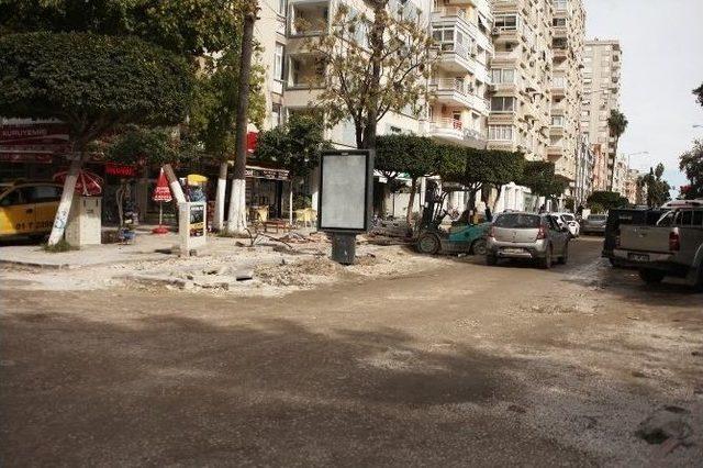 Kapaksız Rögarlar Tehlike Saçıyor