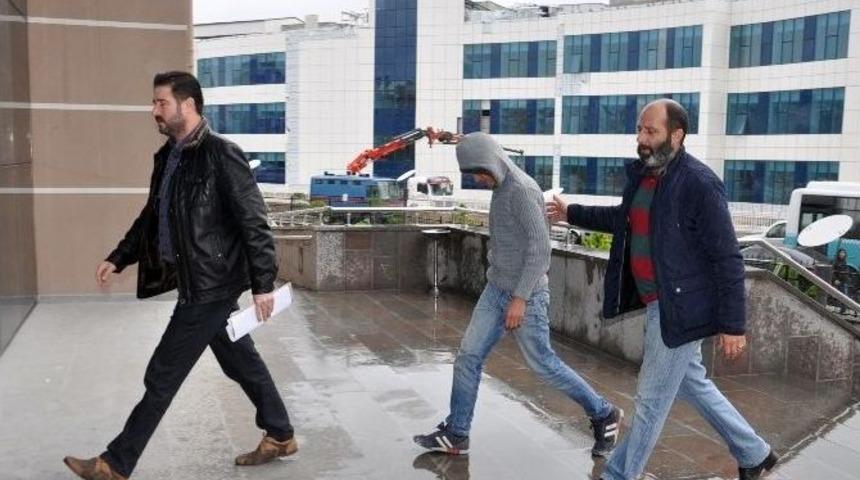 Polisi G&ouml;r&uuml;nce Uyuşturucuyu Camdan Attı