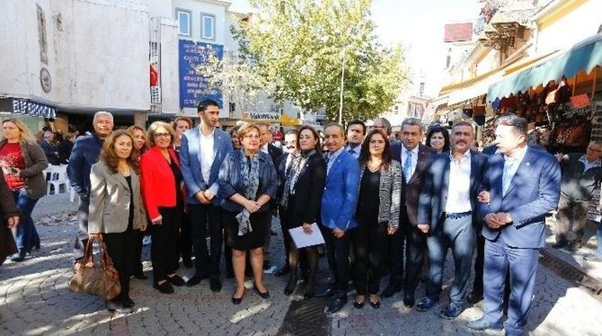 İzmir&rsquo;de Tarihi &Ccedil;arşı&rsquo;ya Chp &Ccedil;ıkarması
