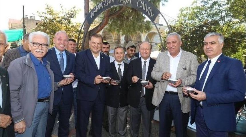 Ramazanpaşa &Ccedil;arşı Esnafından Aşure Hayrı